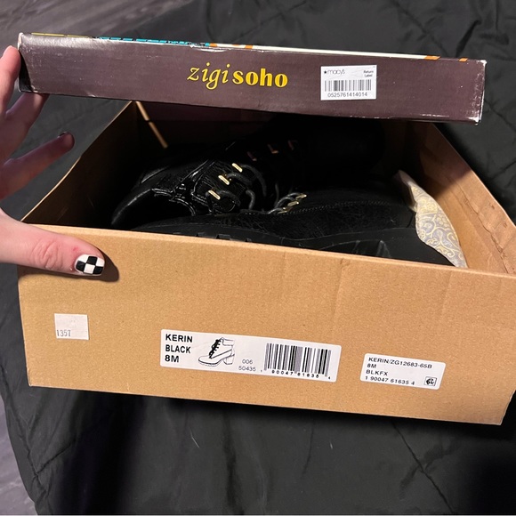 Boots - Picture 10 of 11